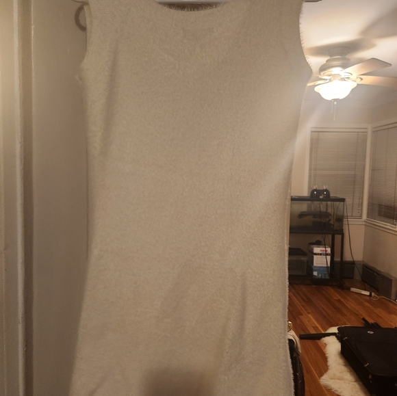 Florence by Mills Fuzzy White Romper- Small- NWT - Picture 2 of 4